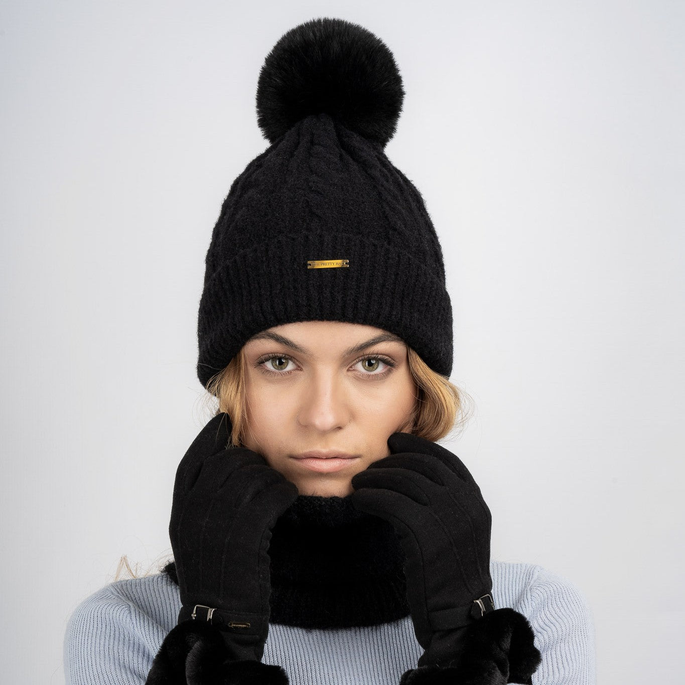 Fleece lined store beanie with pom